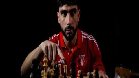 曼城大胜新军领跑英超，福登双响科瓦西奇多库建功